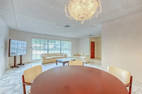 1130 SW 70th Terrace Plantation FL 33317