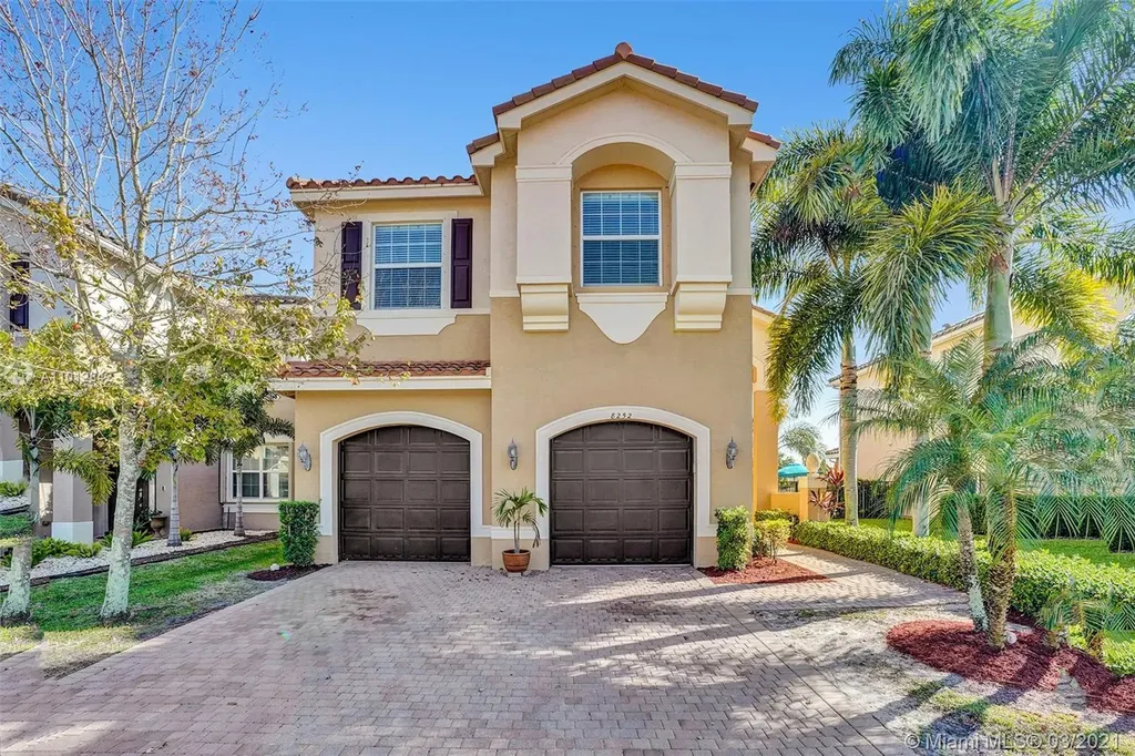 8252 Calabria Lakes Drive Boynton Beach FL 33473