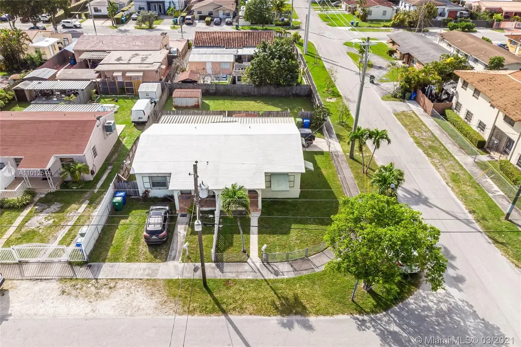 2750 SW 31st Avenue Miami FL 33133