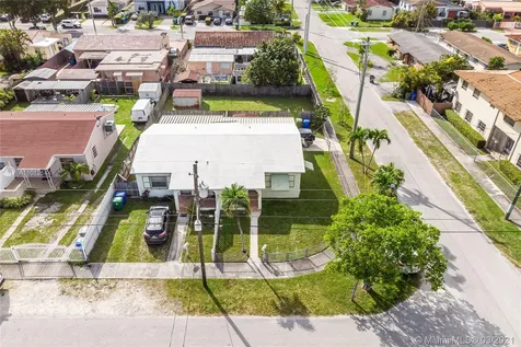 2750 SW 31st Avenue Miami FL 33133