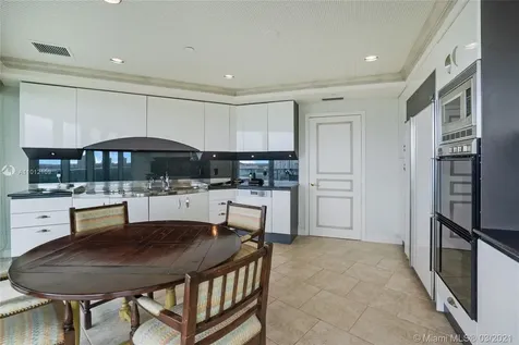 19955 NE 38th Court Aventura FL 33180