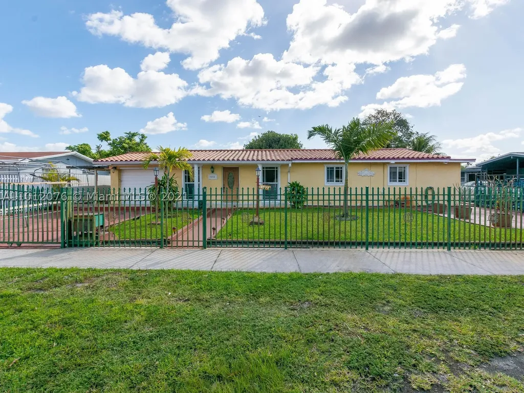 19323 NW 48th Avenue Miami Gardens FL 33055