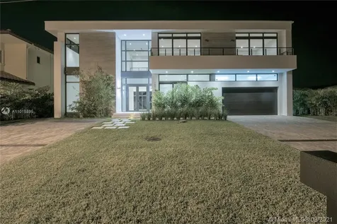 16417 NE 31st Avenue North Miami Beach FL 33160