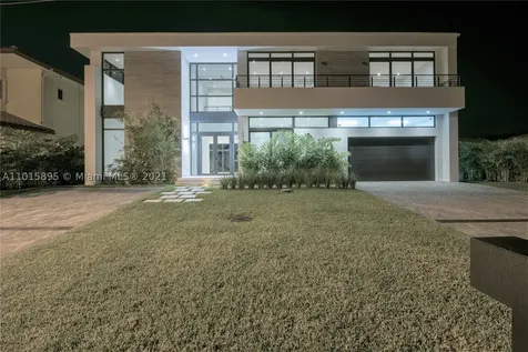 16417 NE 31st Avenue North Miami Beach FL 33160