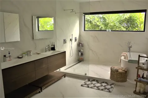 16417 NE 31st Avenue North Miami Beach FL 33160