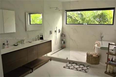16417 NE 31st Avenue North Miami Beach FL 33160