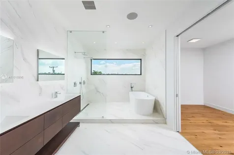 16417 NE 31st Avenue North Miami Beach FL 33160