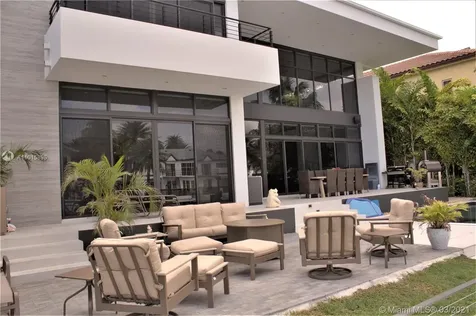 16417 NE 31st Avenue North Miami Beach FL 33160