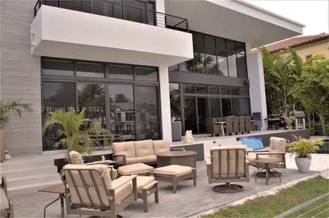 16417 NE 31st Avenue North Miami Beach FL 33160