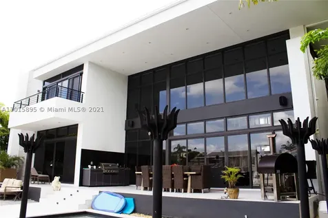 16417 NE 31st Avenue North Miami Beach FL 33160