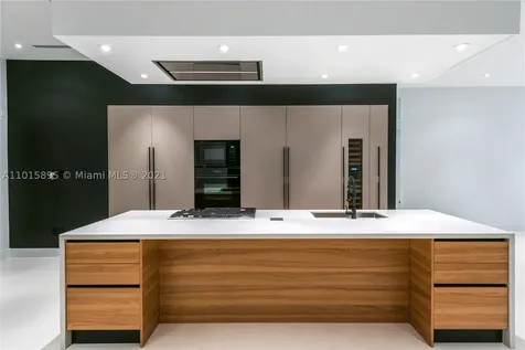 16417 NE 31st Avenue North Miami Beach FL 33160