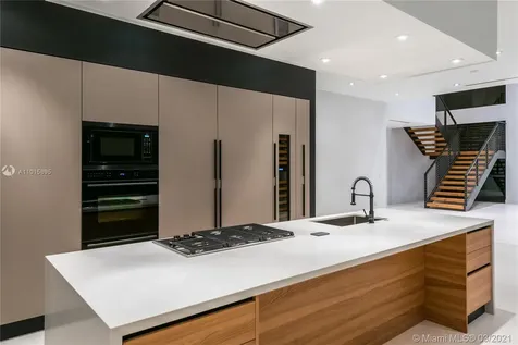 16417 NE 31st Avenue North Miami Beach FL 33160