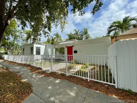 1958 Dewey Street Hollywood FL 33020