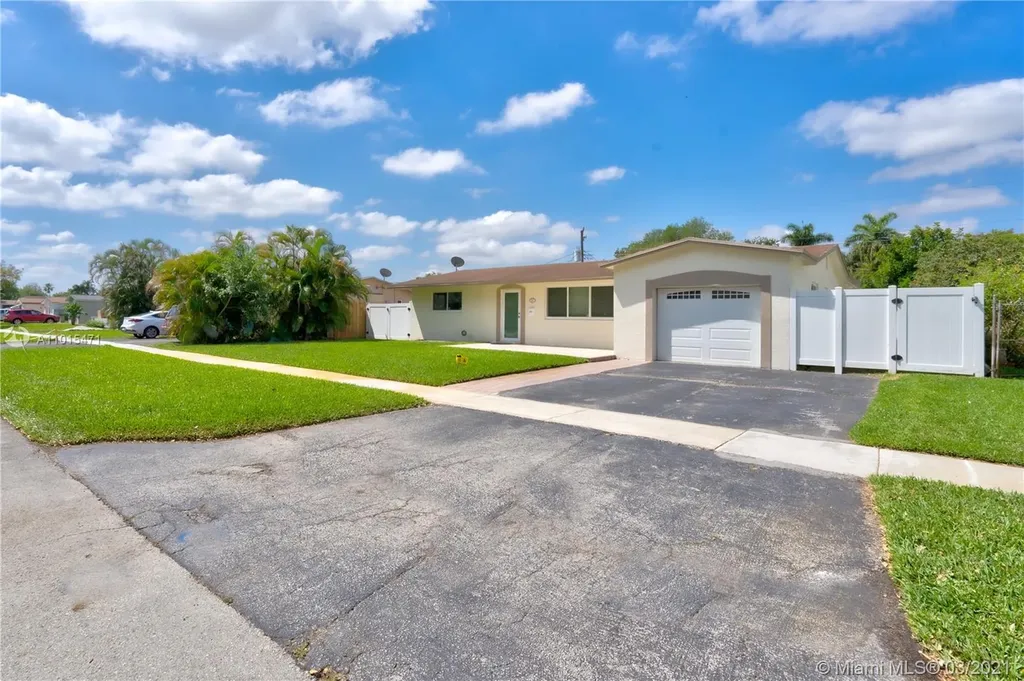 5261 SW 88th Terrace Cooper City FL 33328