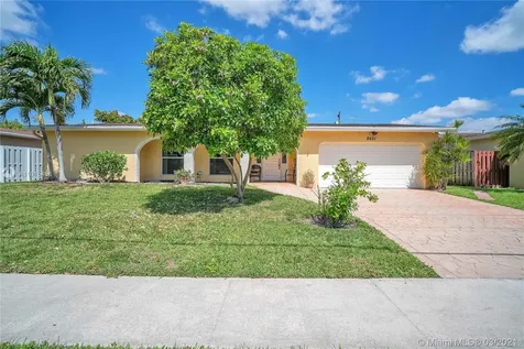 8421 Sunset Strip Sunrise FL 33322