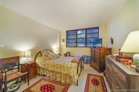 800 West Avenue Miami Beach FL 33139