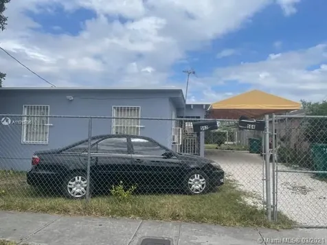 562 NW 13th Street Florida City FL 33034
