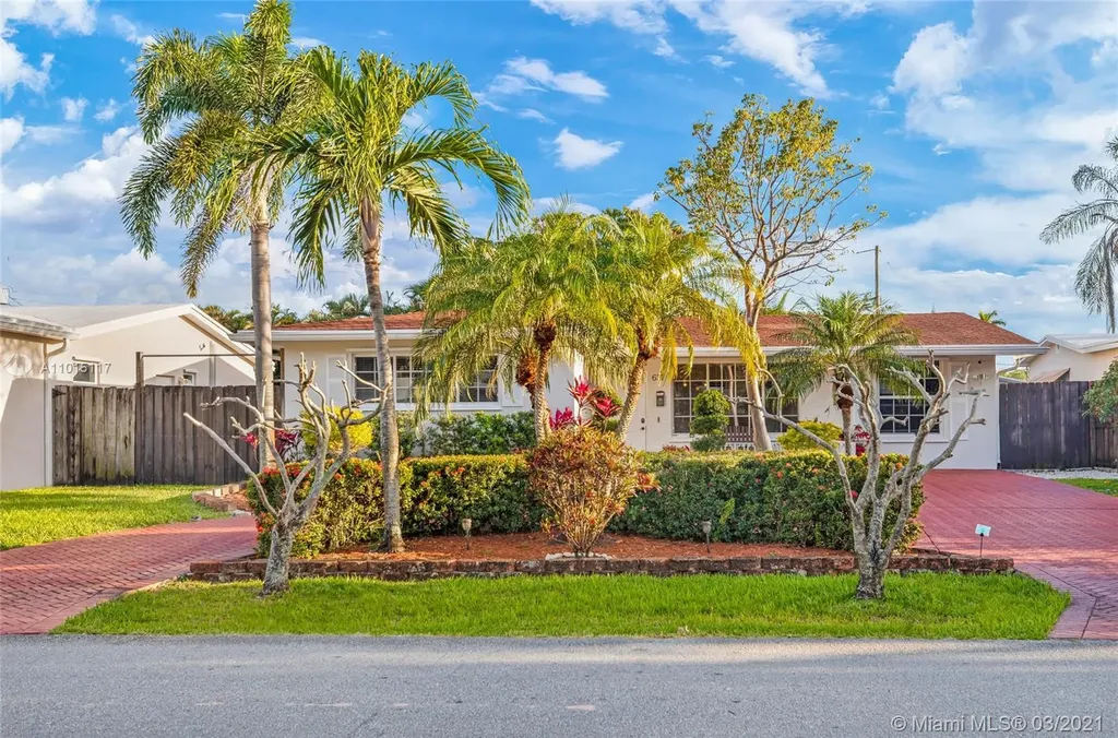 637 SW 3rd Street Hallandale Beach FL 33009