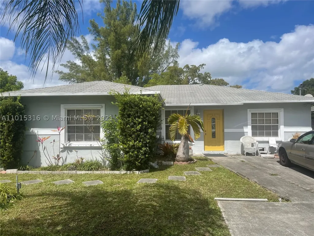 4721 SW 19th Street West Park FL 33023