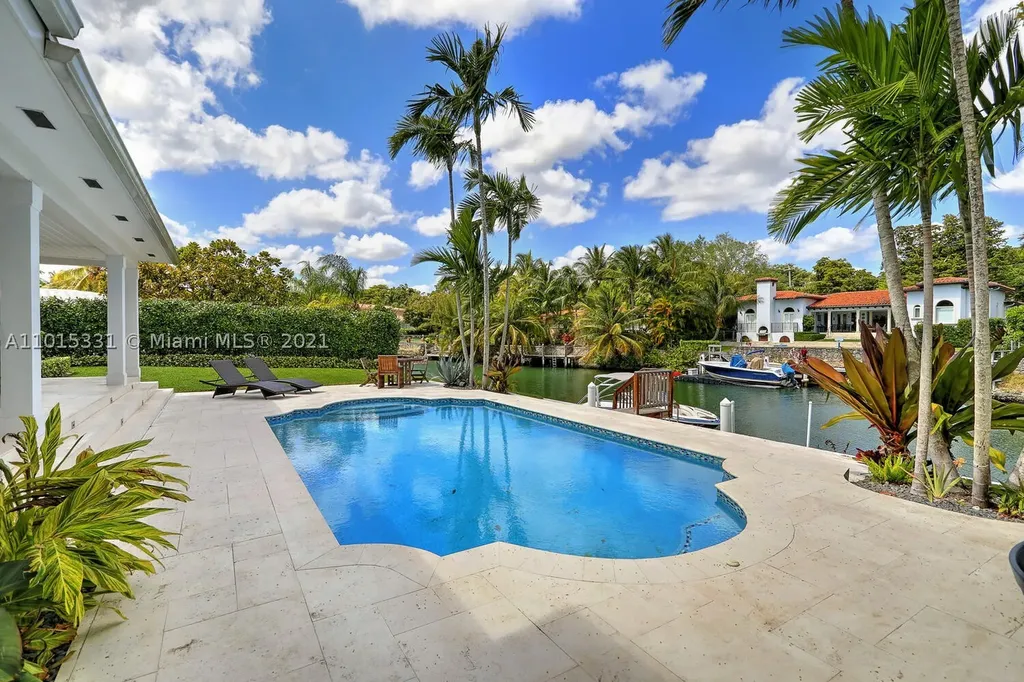 545 Vilabella Avenue Coral Gables FL 33146