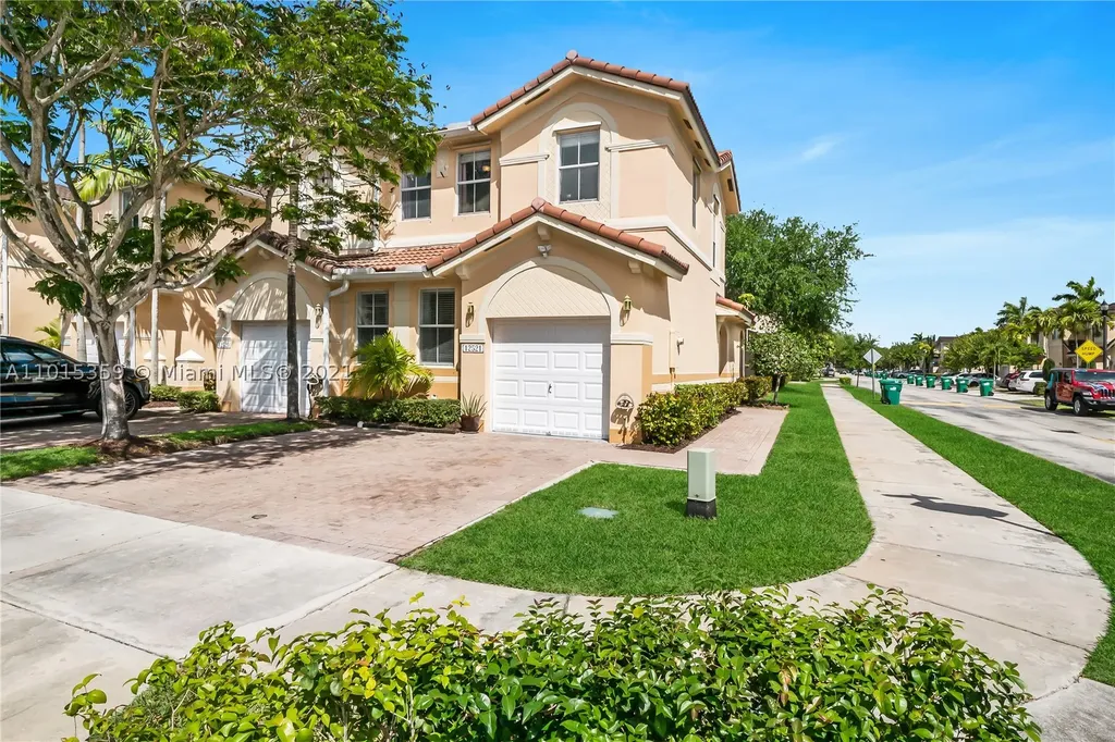 12521 SW 124th Terrace Miami FL 33186