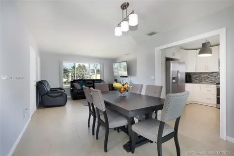 10010 SW 215th Street Cutler Bay FL 33189