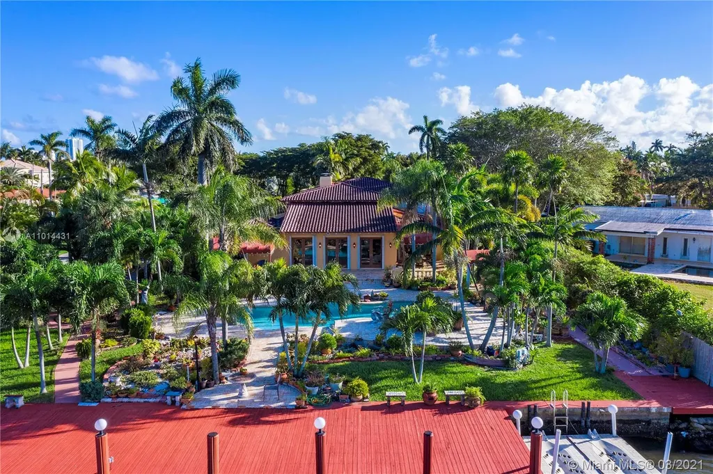 1100 S Northlake Drive Hollywood FL 33019
