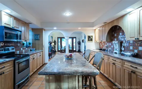 1100 S Northlake Drive Hollywood FL 33019