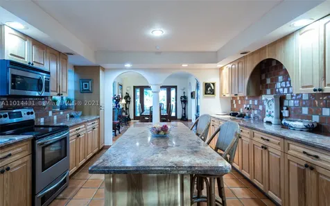 1100 S Northlake Drive Hollywood FL 33019