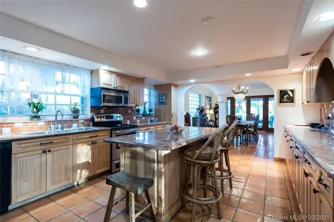 1100 S Northlake Drive Hollywood FL 33019