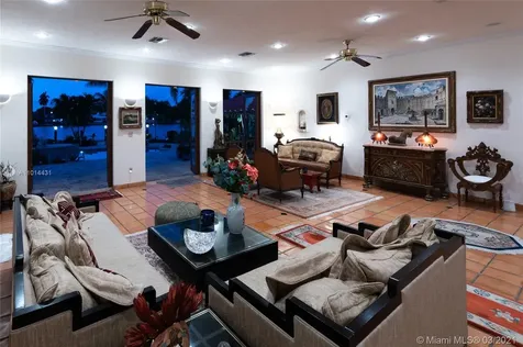 1100 S Northlake Drive Hollywood FL 33019