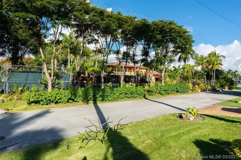 1100 S Northlake Drive Hollywood FL 33019
