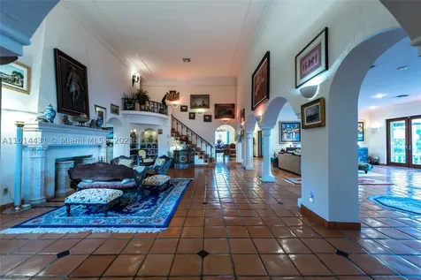 1100 S Northlake Drive Hollywood FL 33019