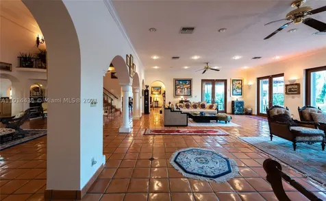 1100 S Northlake Drive Hollywood FL 33019