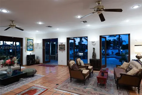 1100 S Northlake Drive Hollywood FL 33019