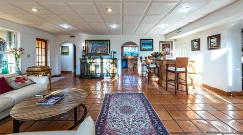 1100 S Northlake Drive Hollywood FL 33019