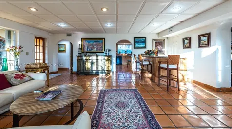 1100 S Northlake Drive Hollywood FL 33019
