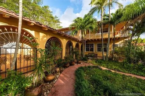 1100 S Northlake Drive Hollywood FL 33019