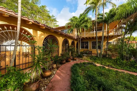 1100 S Northlake Drive Hollywood FL 33019