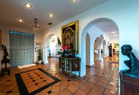 1100 S Northlake Drive Hollywood FL 33019