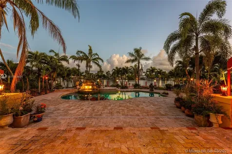 1100 S Northlake Drive Hollywood FL 33019