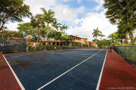 1100 S Northlake Drive Hollywood FL 33019
