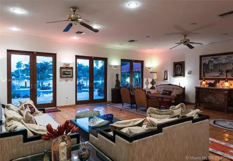 1100 S Northlake Drive Hollywood FL 33019