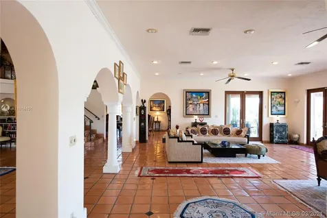 1100 S Northlake Drive Hollywood FL 33019
