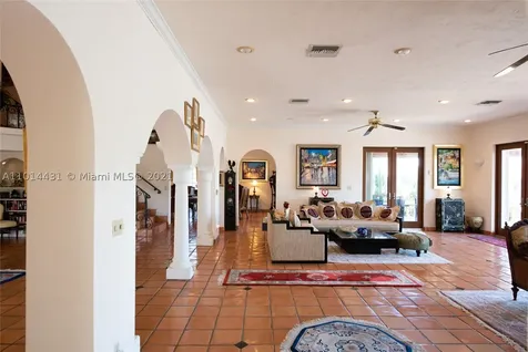 1100 S Northlake Drive Hollywood FL 33019