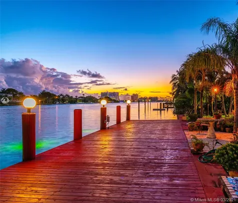 1100 S Northlake Drive Hollywood FL 33019