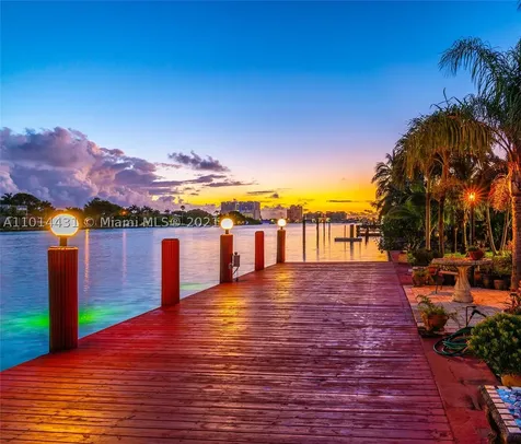 1100 S Northlake Drive Hollywood FL 33019