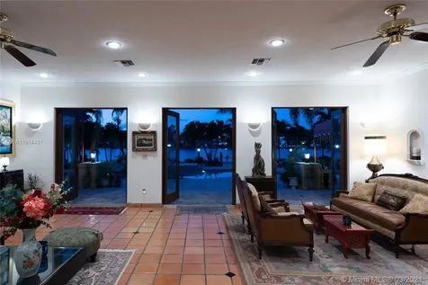 1100 S Northlake Drive Hollywood FL 33019