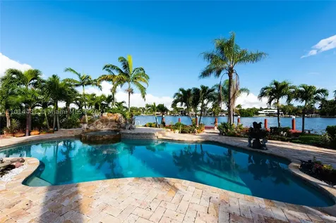 1100 S Northlake Drive Hollywood FL 33019