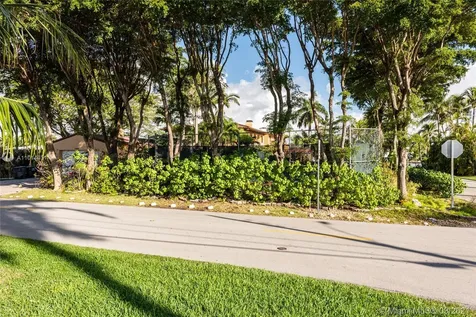 1100 S Northlake Drive Hollywood FL 33019